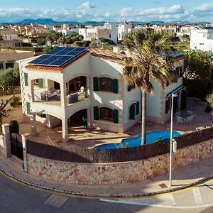 mallorca-finca-haus-mit-pool-direkt-am-meer-es-trenc-1a-lage.allmallorcahotels.com/